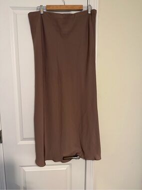 Classic Midi Skirt